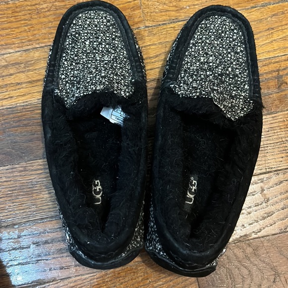 UGG Moccasins - Picture 12 of 16
